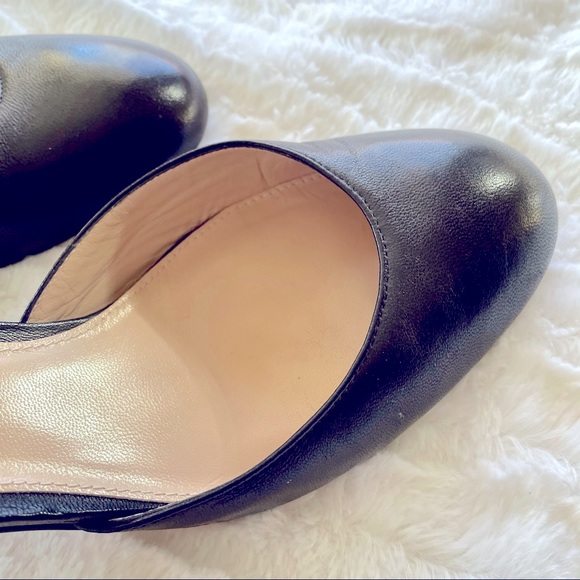 Stuart Weitzman Kara Black Leather Pumps - Picture 6 of 9